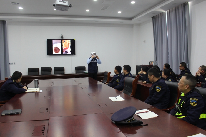 2025-3-20 石家庄东收费站开展消防安全知识培训 (2)