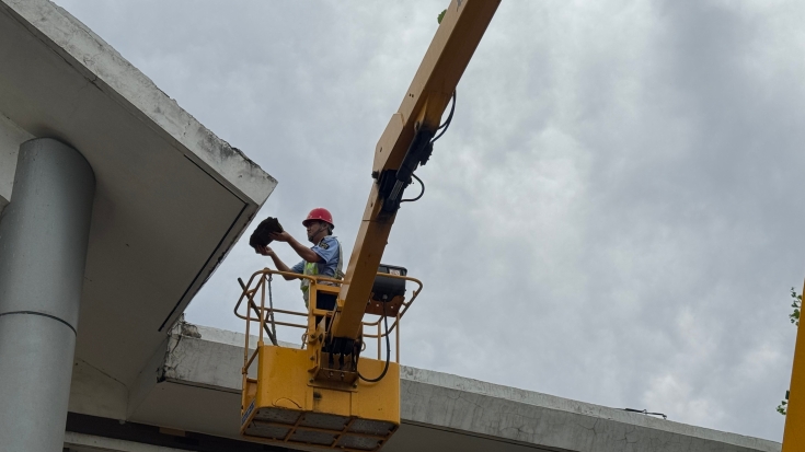 C:\Users\Administrator\Desktop\京哈北线分公司指挥调度中心高效完成办公楼高空坠物隐患应急处置\11