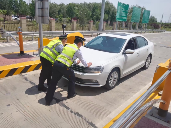 6b013abbd7804d7486240f550131ca2