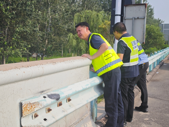 2025年7月22日，“地面步检+空中扫描”：石安分公司全力抓好安全防汛